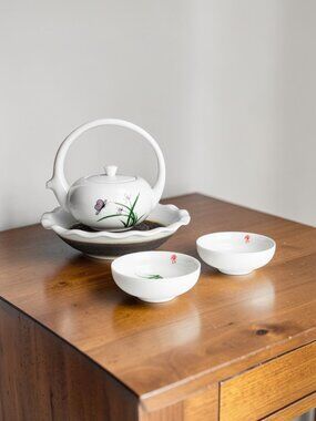 Crescent Style Chinese White Porcelain Tea Set
